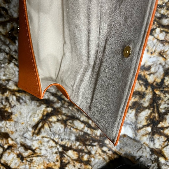 Orange Tory Burch sunglass case - Picture 5 of 7